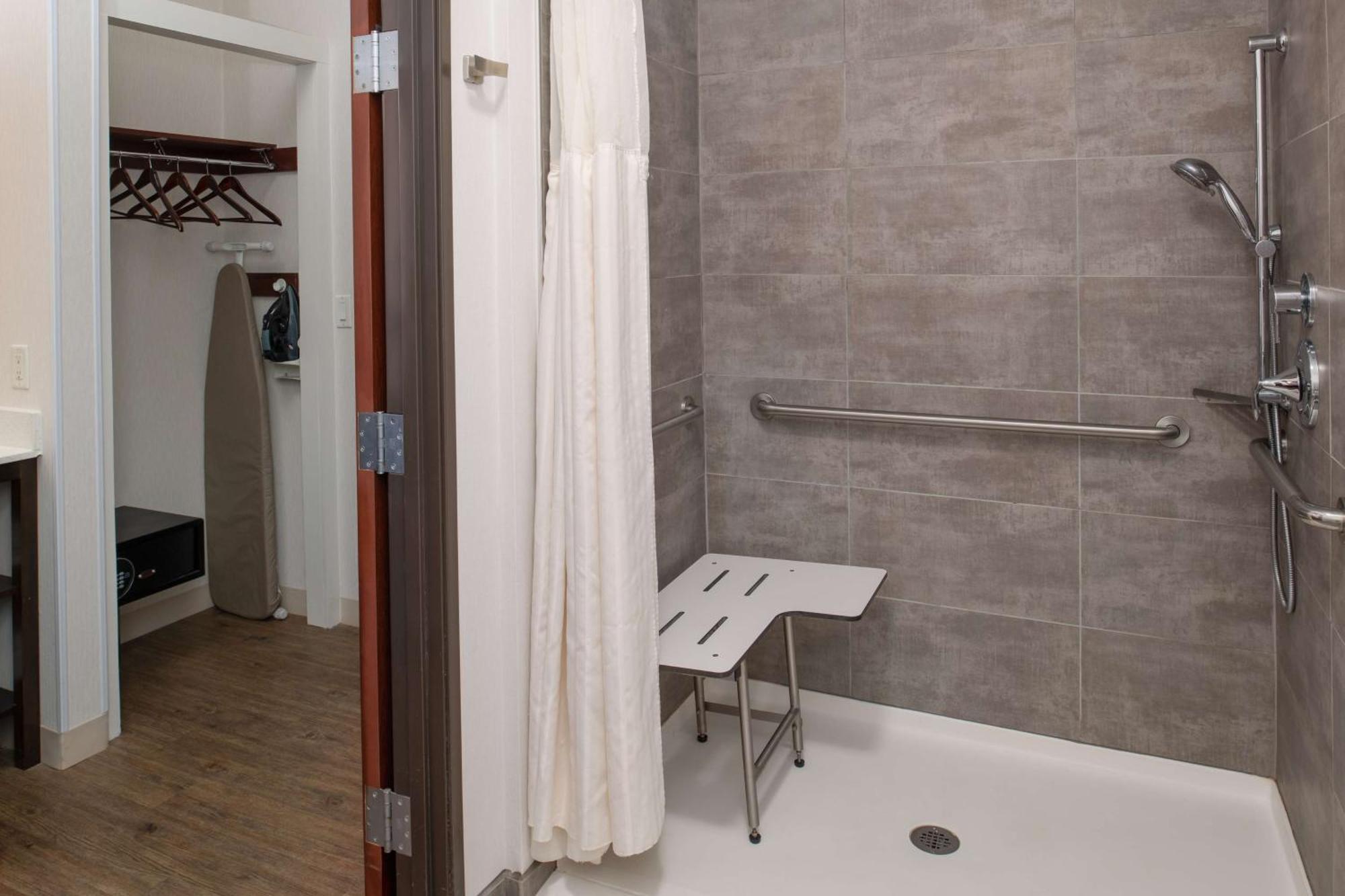 Doubletree By Hilton Olympia Otel Dış mekan fotoğraf