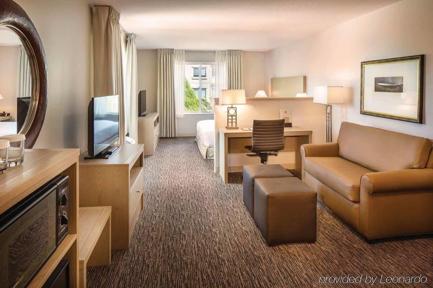 Doubletree By Hilton Olympia Otel Dış mekan fotoğraf