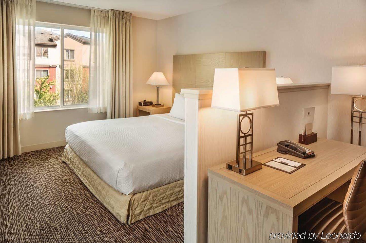 Doubletree By Hilton Olympia Otel Dış mekan fotoğraf